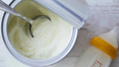 Mua sữa cho con cha mẹ kiểm tra kỹ 4 thành phần quan trọng