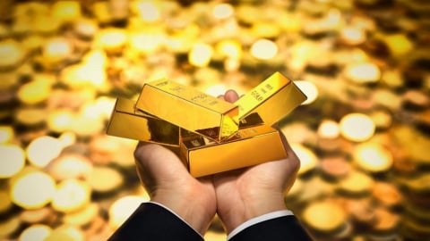 Giá vàng đầu tuần: Trong nước neo ngưỡng cao, quốc tế tiếp tục 'nóng'