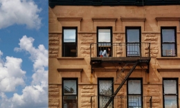 Những thang thoát hiểm chung cư ở New York được xây dựng thế nào?