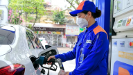 Giá xăng giảm nhờ thuế VAT xuống còn 8%