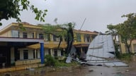 Bão số 5 gây mưa cực lớn, hơn 600 nhà tốc mái, ghi nhận thương vong