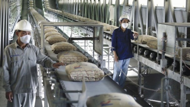 Khi giá điện tăng 4,8%: Doanh nghiệp linh hoạt tìm lối đi mới