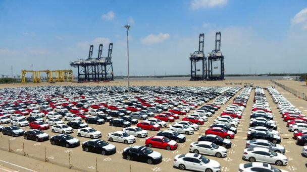 Nhập khẩu ô tô nửa đầu năm 2025 tăng mạnh