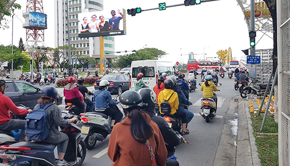 Sau Hà Nội và TP HCM, Đà Nẵng xem xét chuyển xe xăng sang xe điện
