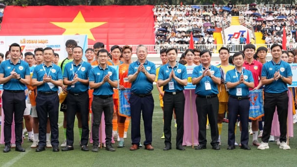 Lãnh đạo THACO tham dự Lễ khai mạc Giải bóng đá TNSV Việt Nam lần III - 2025 Cúp THACO