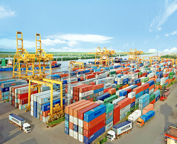 Thu ngân sách từ xuất nhập khẩu vượt 182.000 tỷ đồng