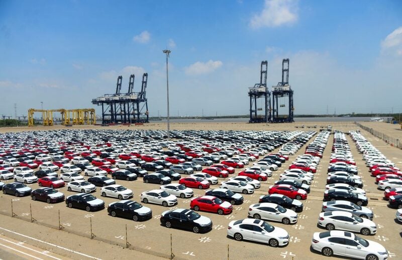 Nhập khẩu ô tô nửa đầu năm 2025 tăng mạnh