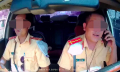Công an Hậu Giang lên tiếng việc CSGT vừa lái ô tô, vừa nghe điện thoại