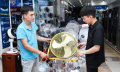 Lo mất điện, người dân Hà Nội 'đổ xô' mua quạt tích điện