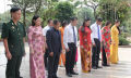 Đại biểu MTTQ Việt Nam thành phố Hà Nội dâng hoa tại Tượng đài Bác Hồ