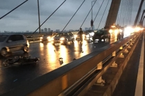 Tin tức tai nạn giao thông mới nhất ngày 7/9: Đi xe máy ngược chiều cầu Nhật Tân, một người tử vong