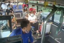 Nam hành khách nhổ nước bọt vào nhân viên xe buýt vì bị nhắc đeo khẩu trang