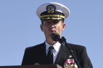 Hải quân Hoa Kỳ miễn nhiệm thuyền trưởng tàu sân bay có người nhiễm Covid-19