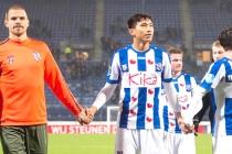 Hàng thủ Heerenveen chơi tệ, Đoàn Văn Hậu vẫn không được trao cơ hội ra sân