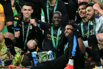 Man City lần thứ ba liên tiếp vô địch Cúp Liên đoàn