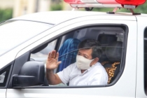 Lái xe chở bệnh nhân nghèo về quê miễn phí: Ông Đoàn Ngọc Hải nói 'làm đến khi chân tay bủn rủn'