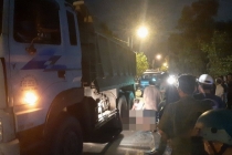 Tin tức tai nạn giao thông mới nhất ngày 17/10: Tránh ổ gà giữa đường Sài Gòn, thanh niên bị xe tải cán chết