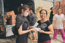 Nữ MC bị chỉ trích vì 'bóc giá' trang phục của Thủy Tiên khi đi cứu trợ miền Trung