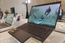 ASUS ra mắt Zenbook OLED mới mỏng nhẹ đa kết nối, giá từ 24,99 triệu đồng