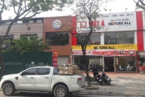 Nhà hàng, bãi gửi xe nhan nhản ở 2 dự án mương nước Hà Nội