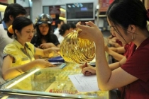 Giá vàng giảm chạm đáy, giảm 500 nghìn đồng mỗi lượng