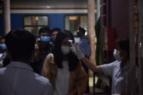 Sinh viên Huế tình nguyện thức khuya góp sức phòng chống dịch Covid-19 ở các chốt kiểm dịch