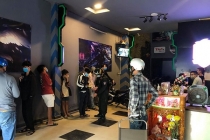 Bất chấp lệnh giãn cách xã hội, một tiệm Internet ở Đà Nẵng vẫn mở cửa cho khách chơi game