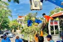 Thừa Thiên Huế: Chung tay làm sạch môi trường sau cơn bão số 5