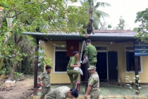 Giằng chống nhà cửa phòng bão số 9, Thừa Thiên Huế có 4 người bị thương