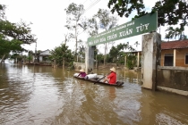 Bão số 9 đi qua Thừa Thiên Huế, 878 ngôi nhà bị tốc mái