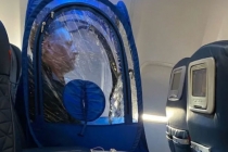 Doanh nhân Mỹ trùm cả lều lên máy bay vì sợ virus corona Vũ Hán