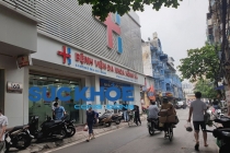 Bệnh viện Hồng Hà tự phong mác Quốc tế, sử dụng thiết bị y tế không giấy tờ?