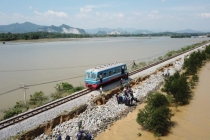 Đường sắt Việt Nam tạm dừng 7 chuyến tàu khách để tránh bão số 9