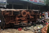 Tin mới nhất vụ tai nạn xe tải lao vào chợ ở Đắk Nông