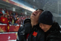 Chiếc áo khoác giữ ấm cho Bùi Tiến Dũng lập kỳ tích U23 châu Á được đấu giá ủng hộ đồng bào miền Trung