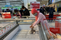 Hà Nội: Siêu thị 'cháy hàng', thực phẩm khan hiếm do người dân mua tích trữ?
