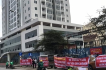 Dự án chung cư Báo Công an nhân dân: Người mua nhà căng băng rôn 'đòi nhà'