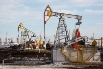 Giá dầu thấp kỉ lục, giá xăng dầu trong nước giảm bao nhiêu?