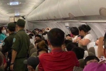Cấm bay nam hành khách Vietnam Airlines kích động, gây rối
