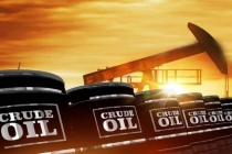 Giá xăng dầu hôm nay 1/9: Giá dầu tthô iếp tục tăng