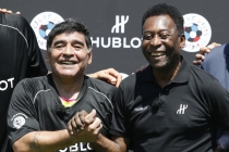 'Vua bóng đá' Pele: 'Thế giới vừa mất đi một huyền thoại'
