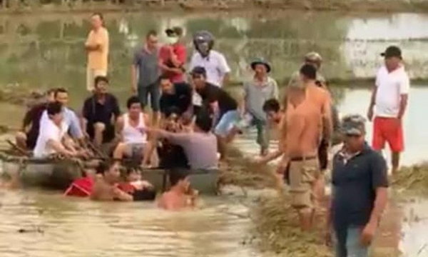 Quảng Nam: Hai học sinh qua cầu bị trượt chân rơi xuống nước sâu, một người tử vong