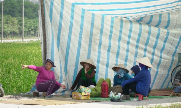 Người dân lại dựng lều bạt ngăn xe vào bãi rác Nam Sơn