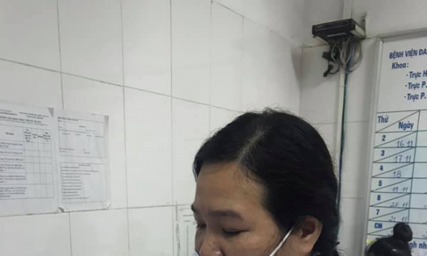 Bé trai sơ sinh nghi bị bỏ rơi trong nhà vệ sinh ở Thanh Hóa
