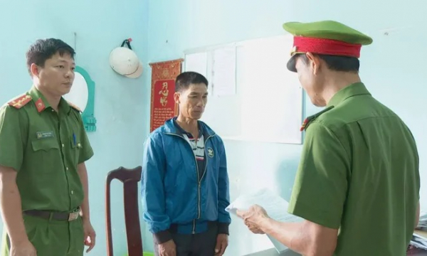 Bố đâm trọng thương con trai