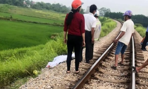 Tin tức tai nạn giao thông ngày 11/7: Đi chơi, chụp ảnh ở khu vực đường sắt, 1 nữ sinh tử vong