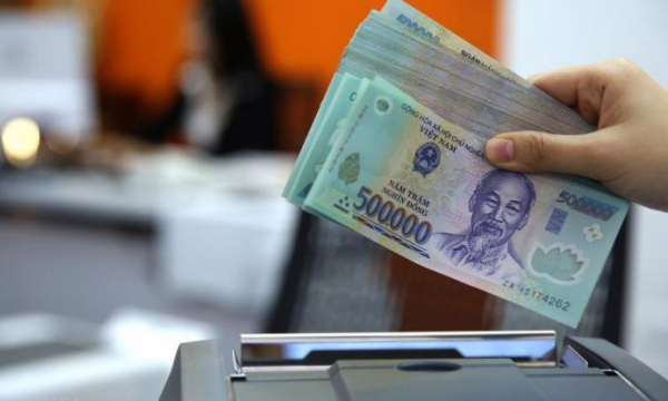 Mặt bằng lãi suất huy động cao, nhiều người gửi tiết kiệm kỳ hạn dài