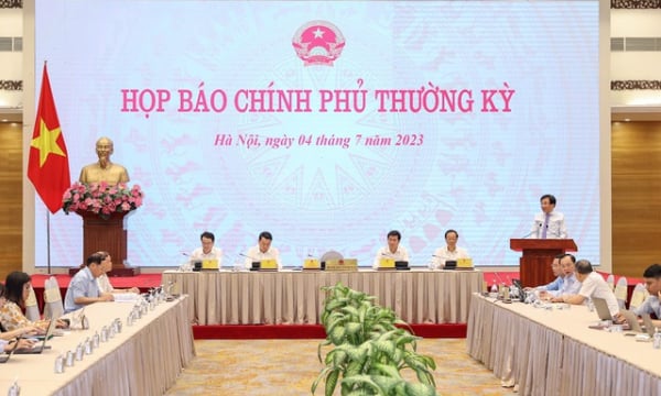 Thủ tướng Chính phủ: 'Kiên quyết không để thiếu điện, xăng dầu'