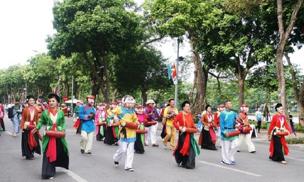 Tham gia Festival Thu Hà Nội năm 2023 tại phố đi bộ Hồ Gươm