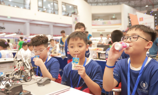 Vinamilk tiếp sức nhà vô địch nhí bứt phá tại Robotacon WRO 2023